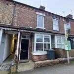 Rent 4 bedroom flat in East Midlands