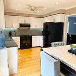 Rent 4 bedroom apartment of 306 m² in Oakville (Bronte West)