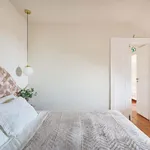 Rent a room of 180 m² in Lisbon