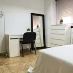 Rent a room of 220 m² in Madrid