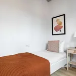 Rent 3 bedroom apartment of 74 m² in barcelona