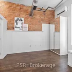 4 bedroom apartment of 699 sq. ft in Toronto