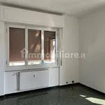 Affitto 3 camera appartamento di 98 m² in Genoa