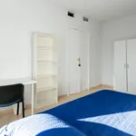 Rent 7 bedroom apartment in Granada