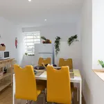 Rent 2 bedroom apartment of 90 m² in Porto