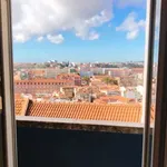 Rent a room of 80 m² in lisbon