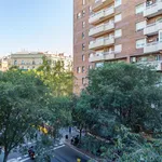 Rent 4 bedroom apartment in Barcelona