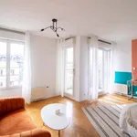 Rent a room of 82 m² in Saint-Denis