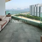 Rent 2 bedroom apartment of 141 m² in Palm Jumeirah