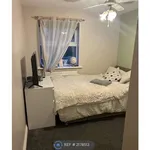 Rent 2 bedroom flat in North West England