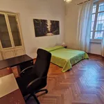 Rent 5 bedroom apartment in Turin