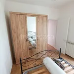 Rent 4 bedroom apartment of 70 m² in Adria