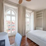 Rent a room of 225 m² in Lisboa