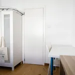 Rent 4 bedroom apartment in Valencia