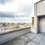 Huur 4 slaapkamer appartement van 259 m² in Brussels