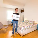 Rent a room of 122 m² in madrid