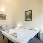 Rent 4 bedroom apartment in Florence