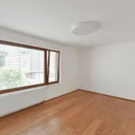 Pronajměte si 5 ložnic/e dům o rozloze 280 m² v Prague