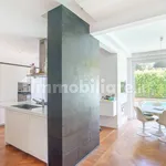 Rent 5 bedroom house of 320 m² in Rome