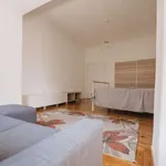 Rent a room in lisbon