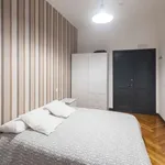 Rent a room of 400 m² in madrid