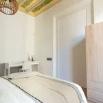 Rent a room of 200 m² in barcelona