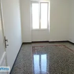 Affitto 5 camera appartamento di 135 m² in Genoa