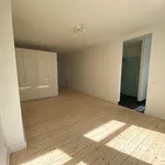 Rent 2 bedroom apartment in Amsterdam