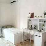 Rent 2 bedroom apartment in Milan