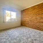 Rent 3 bedroom house in banks