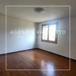 Affitto 5 camera casa di 333 m² in Cavazzale