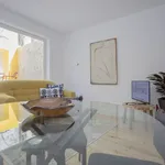 Rent 2 bedroom apartment of 861 m² in Porto