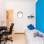 Rent 4 bedroom apartment in Barcelona