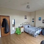 Rent 6 bedroom house in East Midlands