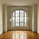 Appartement de 148 m² avec 5 chambre(s) en location à Paris