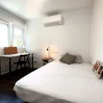 Rent a room of 120 m² in Madrid