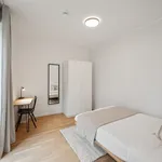 Miete 4 Schlafzimmer wohnung von 10 m² in Berlin