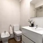 Rent 5 bedroom apartment of 120 m² in Madrid