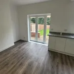 Rent 3 bedroom flat in East Midlands