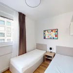 Pronajměte si 3 ložnic/e byt o rozloze 87 m² v Prague