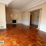 Rent 5 bedroom apartment of 195 m² in Milan