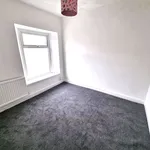 Rent 3 bedroom flat in Caerphilly