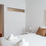 Rent 3 bedroom apartment of 84 m² in Lisbon