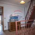 Rent 4 bedroom house of 139 m² in Fabrizia