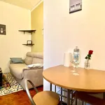 Rent 4 bedroom apartment of 48 m² in Milan