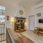 Rent 1 bedroom apartment of 50 m² in Florence