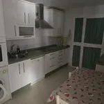 Alquilo 4 dormitorio casa de 187 m² en Urbanización Villas de María Luisa