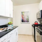 Rent 1 bedroom apartment of 75 m² in New York