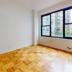 Rent 1 bedroom apartment of 640 m² in Manhattan