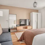 Rent 1 bedroom apartment of 32 m² in Zurich